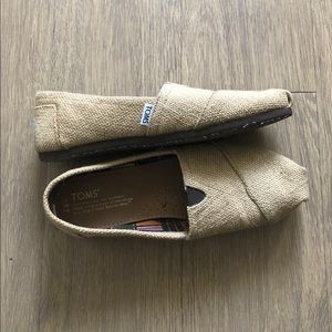 Burlap TOMS